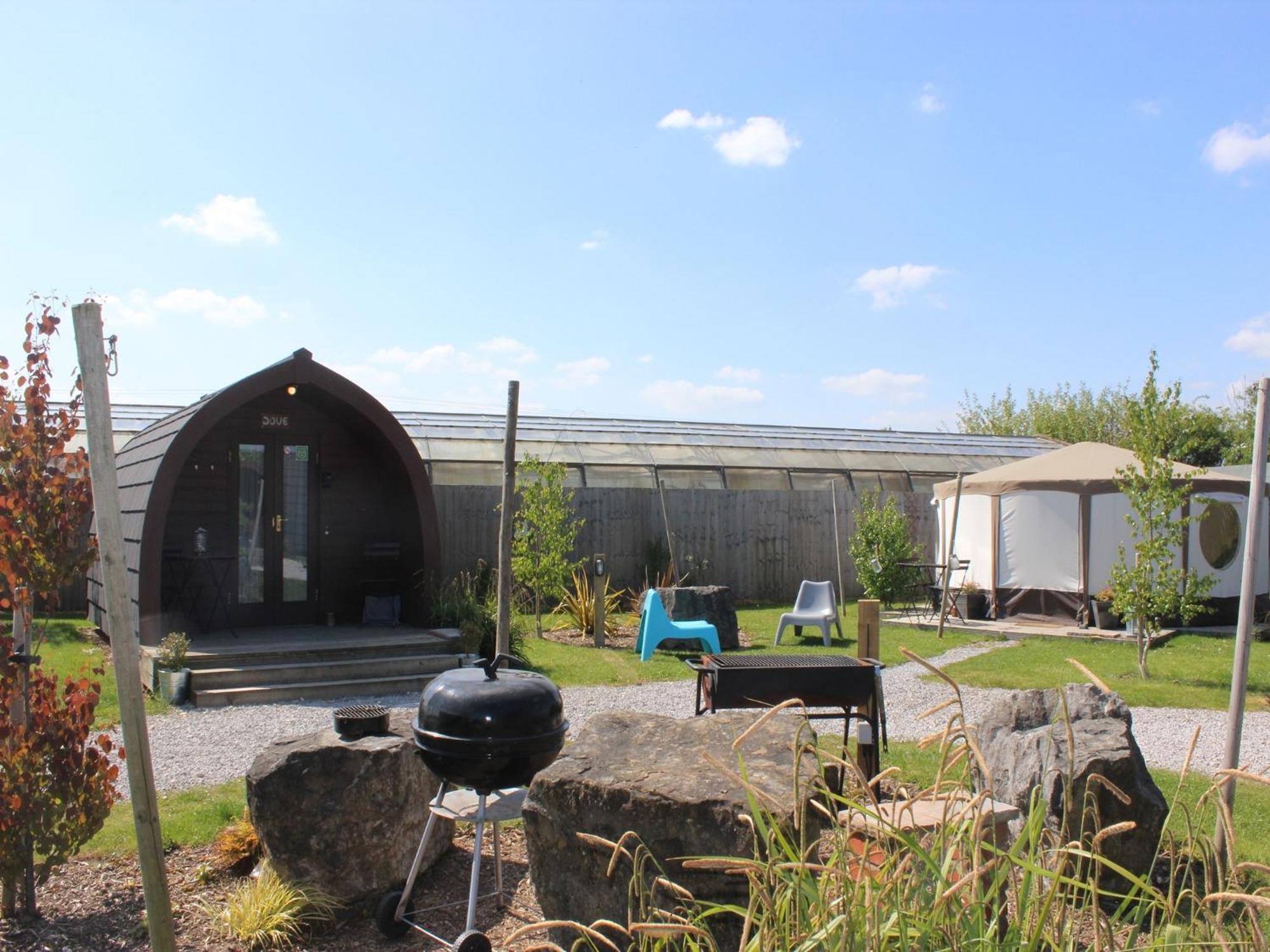 The Little Hide - Adult Only Camping Pods Wigginton  エクステリア 写真