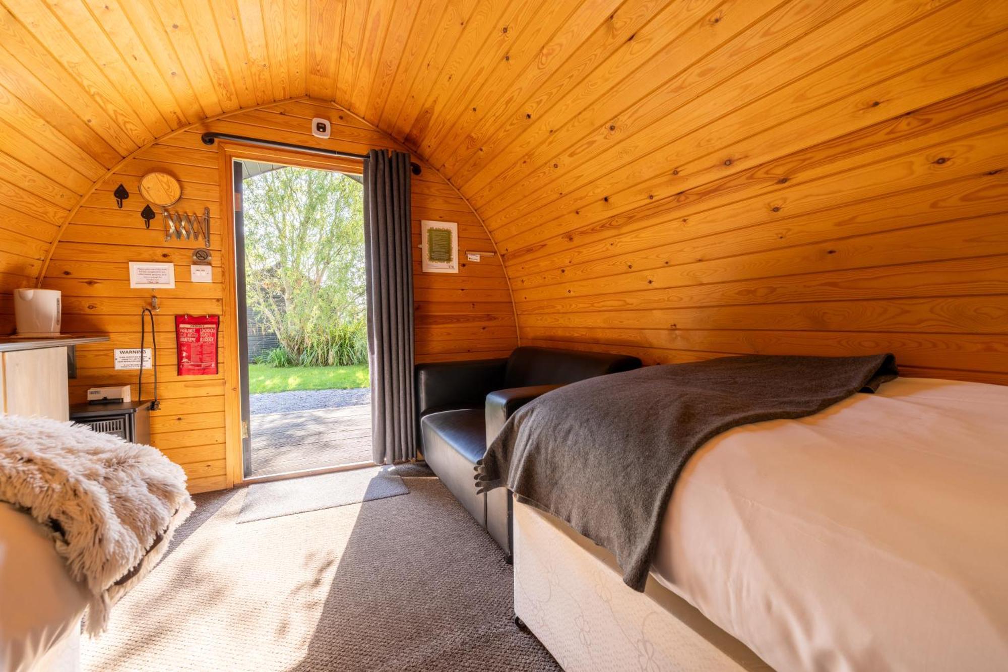 The Little Hide - Adult Only Camping Pods Wigginton  エクステリア 写真