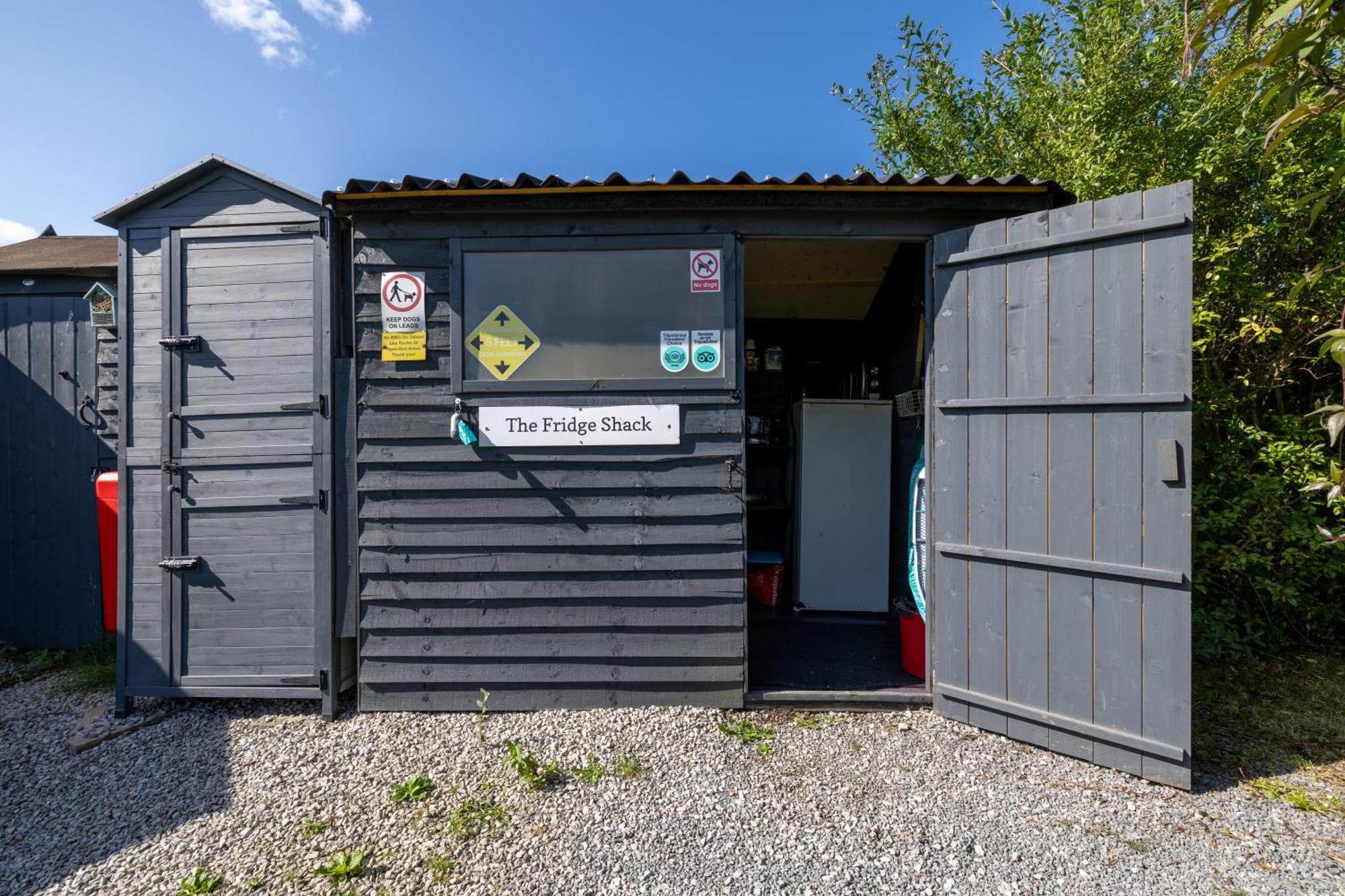 The Little Hide - Adult Only Camping Pods Wigginton  エクステリア 写真